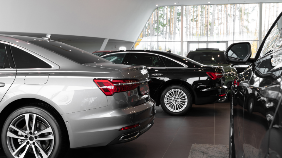 Montreal Driving Experience: Luxury Cars
